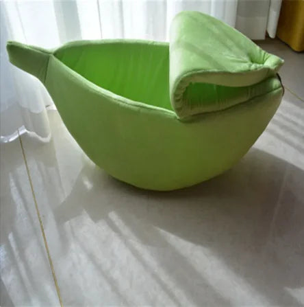 Banana Pet Bed – Cozy Sleeping Bag for Cats & Dogs - VMX PETS - VMX PETS